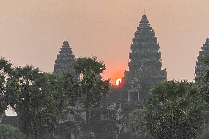 Sunrise Watching Expedition at Angkor Wat from Siem Reap
