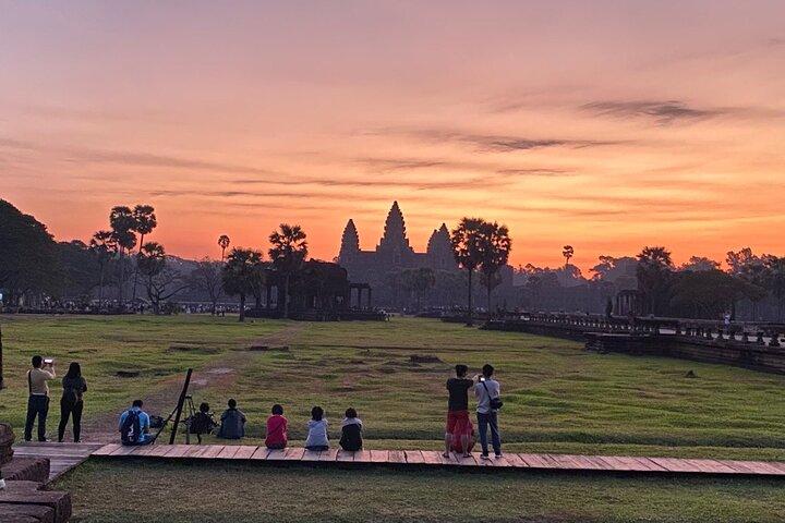 Sunrise Watching Expedition at Angkor Wat from Siem Reap