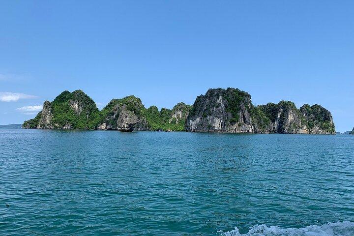 Bai Tu Long Bay Day Cruise with Off the Beaten Track Route