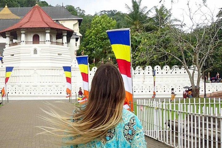 Kandy City Sightseeing Tour by Tuk Tuk