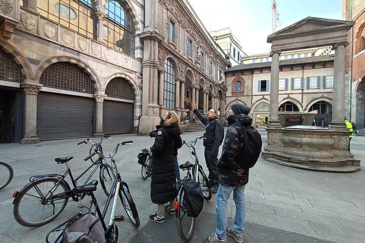 Milan: Electric Bicycle Tour Tourist Guide Live - 3 hours & half