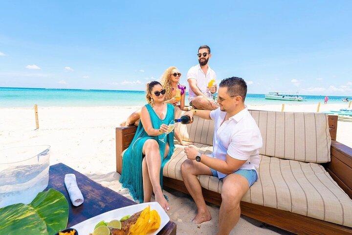 Roatán San Simón Beach Club at West Bay Beach