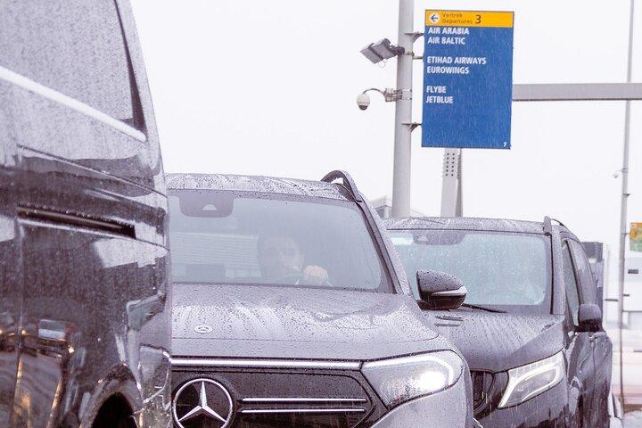 Private Car or Minivan Amsterdam to Schiphol Airport