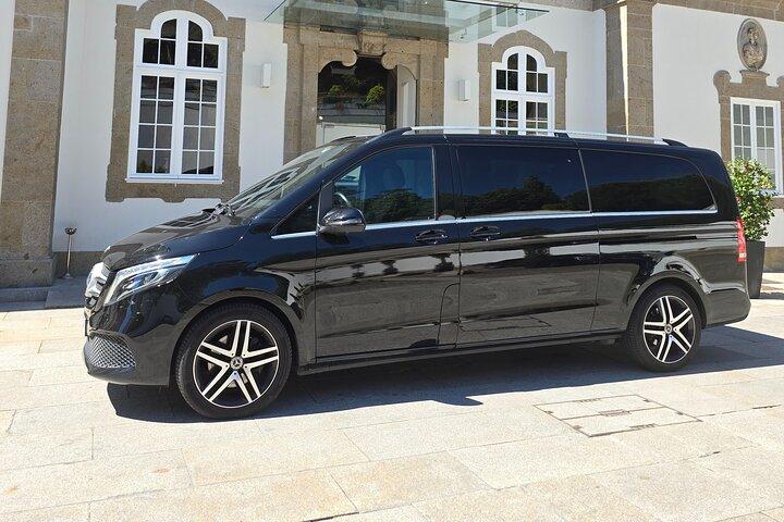 Private Transfer from Lisbon to Porto with WiFi on Board