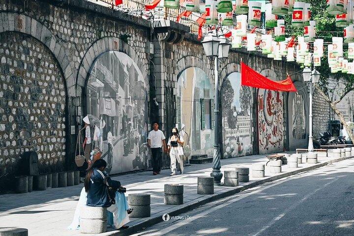 Hanoi City Private Tour with Bat Trang Village, Water Puppet Show