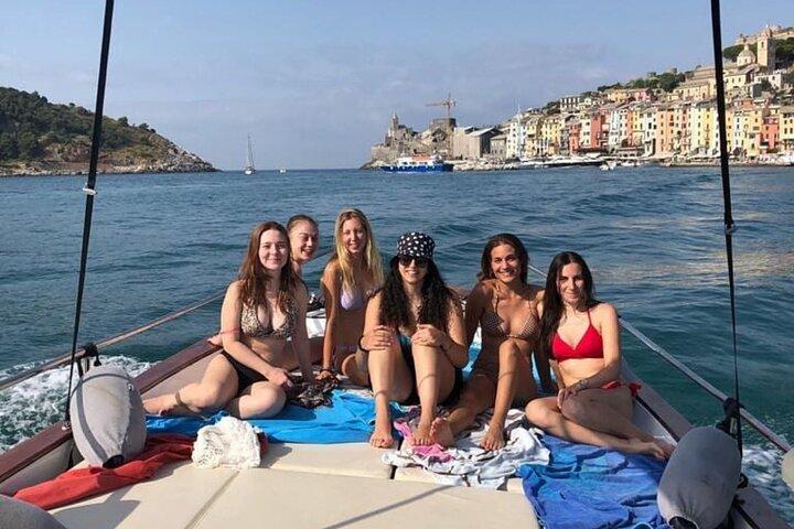 6 and a half hour boat tour of Cinque Terre