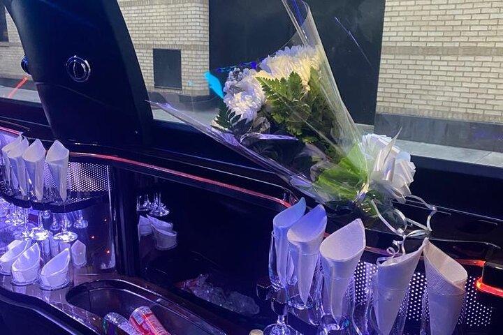 Newark To Manhattan Private Transfer in SUV, Limousine or Van