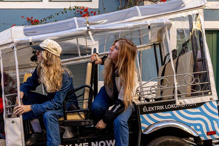 Private tuk tuk tour in old city Lisbon (Standard-1h30)
