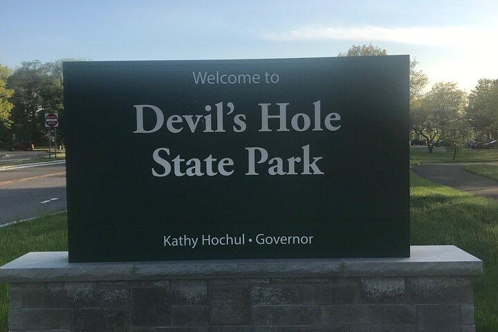 Devil's Hole to Whirlpool: 4 Hour Niagara River Trek