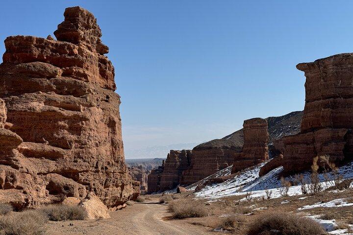 Charyn Canyon and Black Canyon 1 Day Private Tour