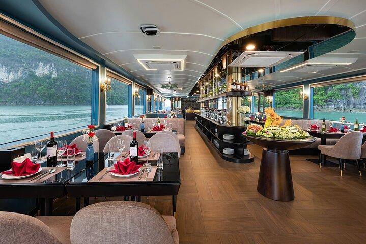 5 star cruise Halong Bay with Local Food, Jacuzzi & Sunset Party