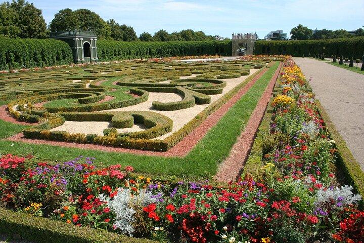 Kid Friendly Vienna Schönbrunn Palace Guided Tour with Gardens