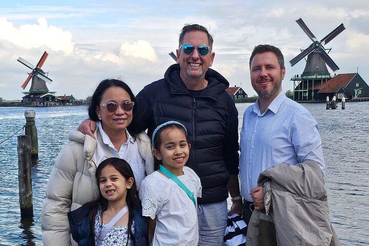 Private Tour in a Luxury Van to Zaandam, Windmills & Volendam