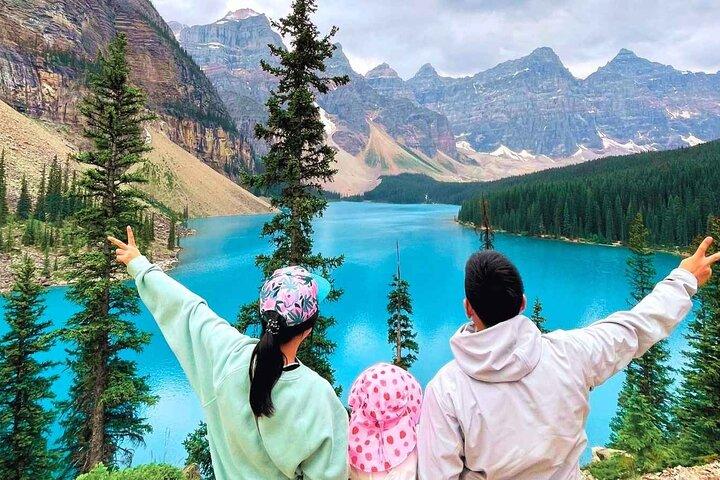 Banff/Canmore Moraine Lake & Lake Louise– Hike, Canoe or Sightsee