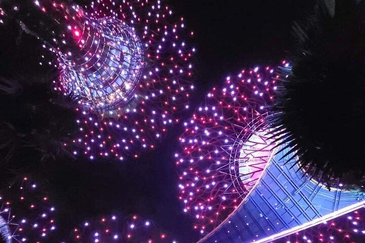 Singapore by Night: River Cruise, Light Shows & Iconic Lau Pa Sat