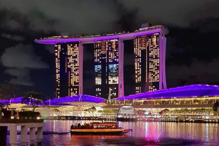 Singapore by Night: River Cruise, Light Shows & Iconic Lau Pa Sat