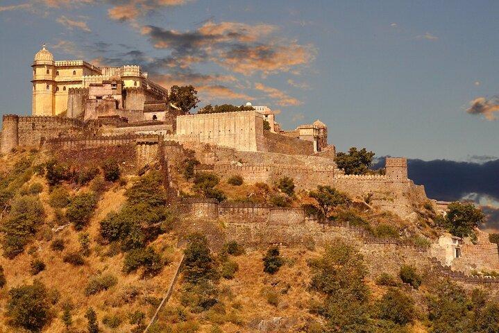 Udaipur to Kumbhalgarh and Ranakpur Full-Day Tour with Lunch
