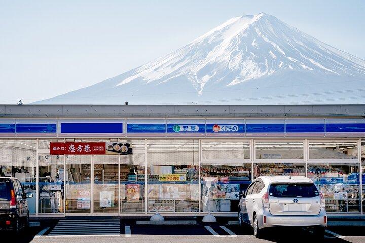 From Tokyo: Mt Fuji Lawson & Mt. Fuji Iconic Lakes 1-Day Bus Tour