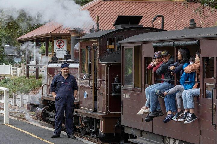 Puffing Billy Train&Healesville Sanctuary&Yarra Valley Wine Tour