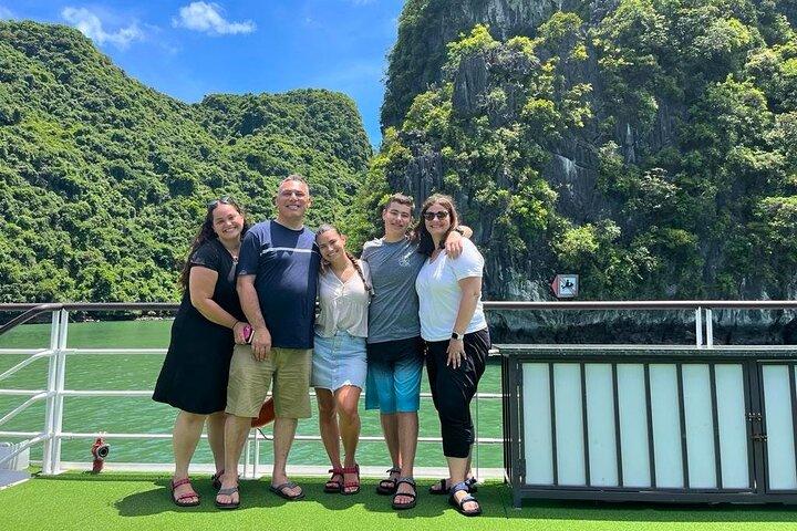 From Hanoi: Private Halong Bay Day Trip with Cave & Island