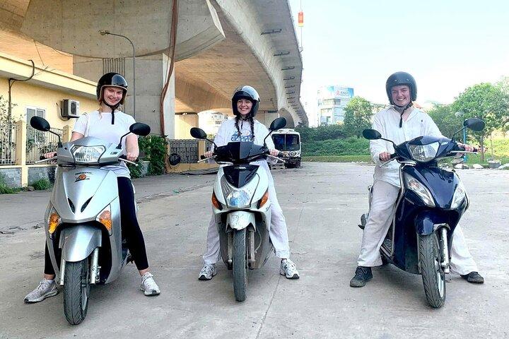 Motorbike Lesson in Hanoi