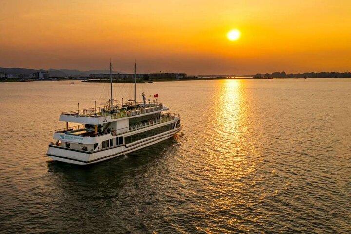 Ha Long Bay Luxury Cruise Day Tour with Transfer