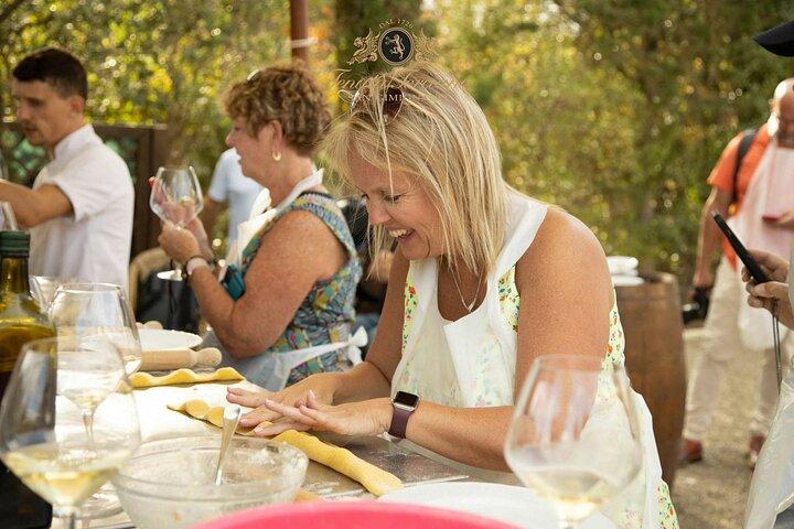 Florence Private Cooking Class in San Gimignano and Wine Tasting