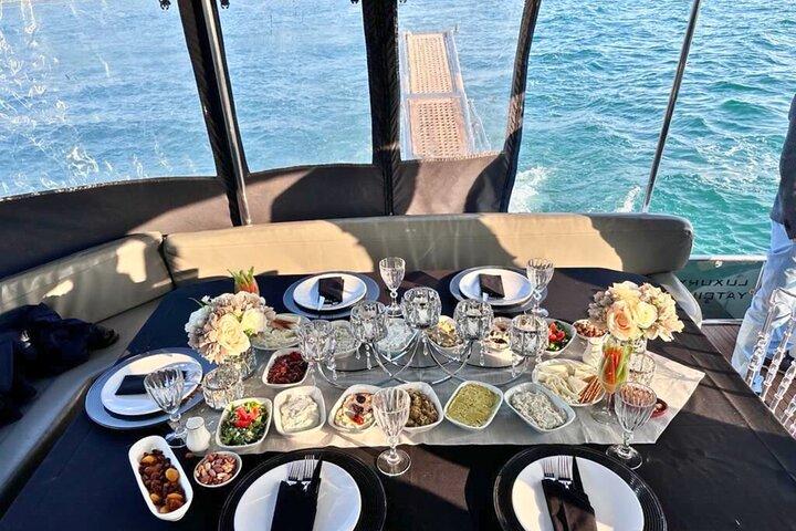 Istanbul: Luxury Private Yacht Cruise on the Bosphorus