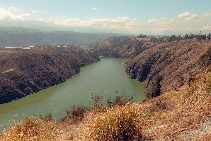 Quilotoa guided tour with transport from Baths to Quito
