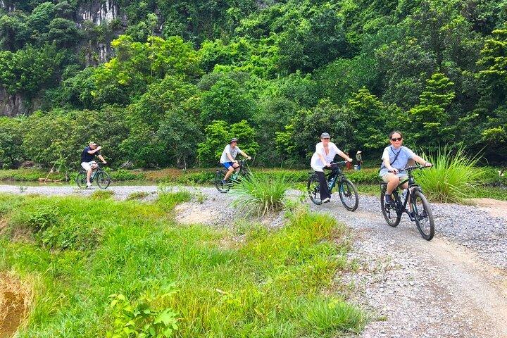 Hanoi: Local Family, Mua Caves, Bich Dong, Tam Coc Private Tour
