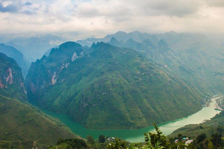 Hà Giang Cao Bằng Ba Bể Lake 5 Day Tour