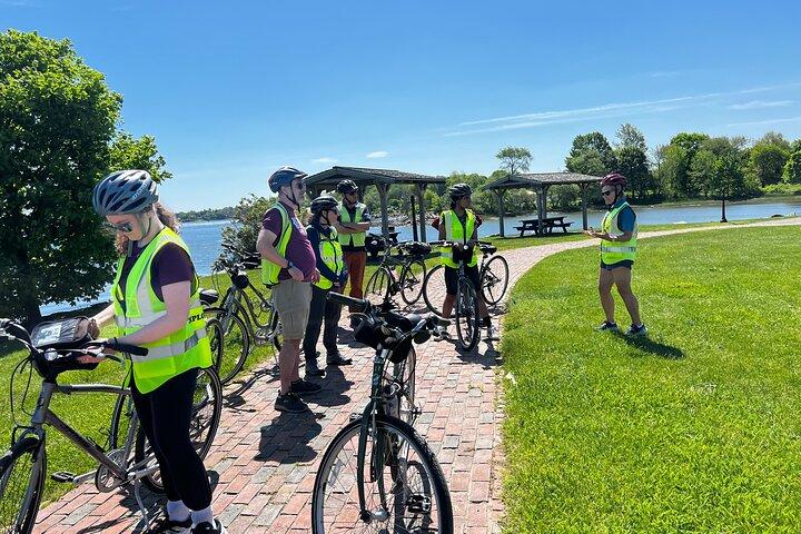 Islands & Harbor Bike Tour-Sightseeing + Exploring Must-See Sites
