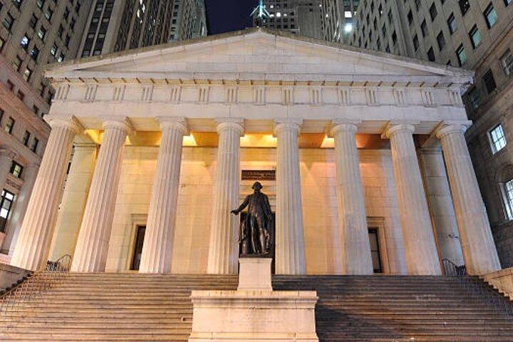 Guided Tour (with Audio) Hamilton Musical in Lower Manhattan NYC