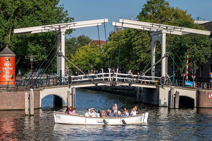 Amsterdam Open Boat Canal Cruise with Live Guide