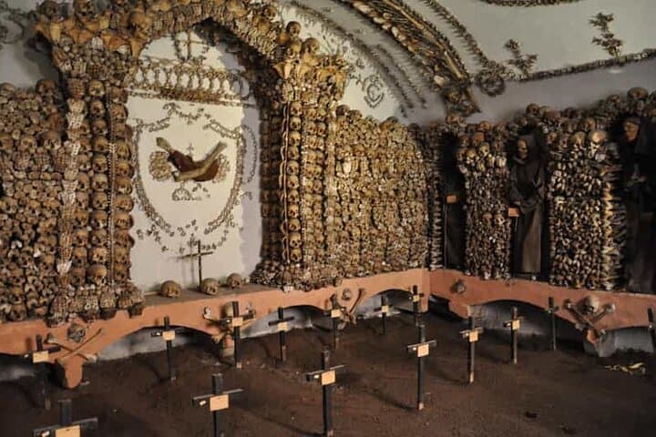 Rome: Capuchin Crypts Entrance with hosting &Audio guide