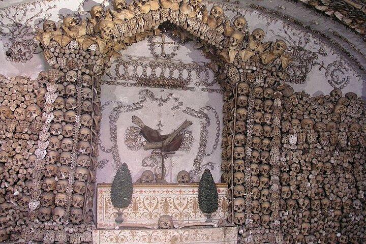 Rome: Capuchin Crypts Entrance with hosting &Audio guide