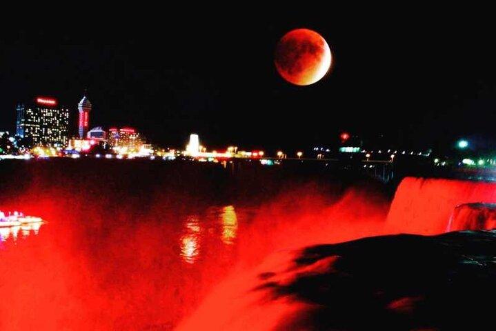 Niagara Falls USA: Boat Ride, Cave, Light Show and Fireworks