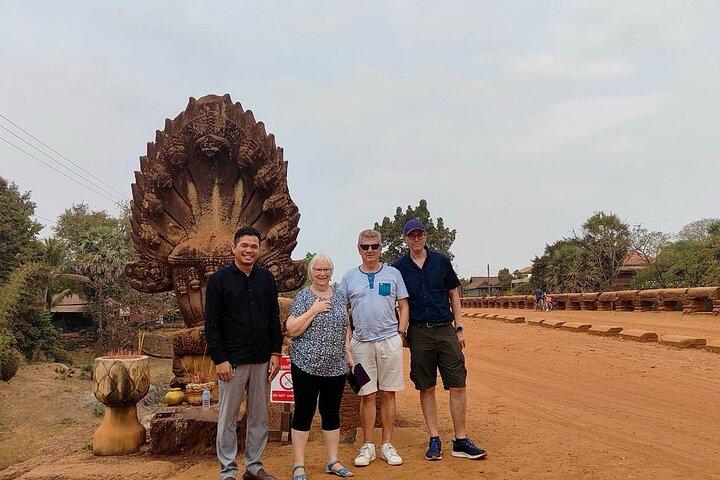 Full Day Tour Phnom Penh to Siem Reap Taxi, Angkor Visit & Return