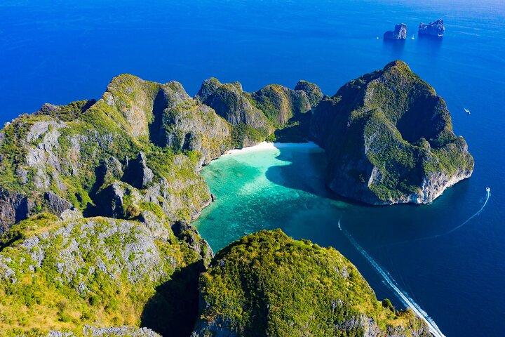 Ha Long Bay 3 Days, 2 Nights of Elegance Exploration on Cruise