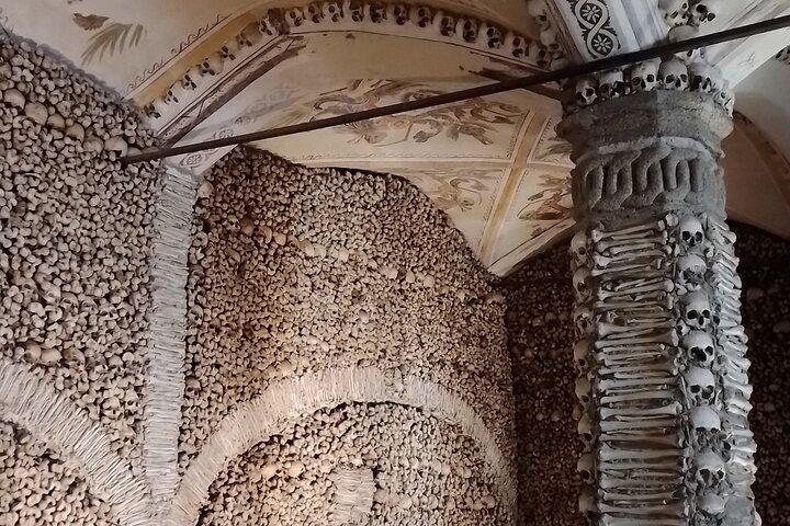 Private Evora and Monserraz Castle Day Trip