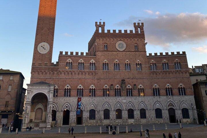 Florence: Day Trip with Free Time in San Gimignano and Siena