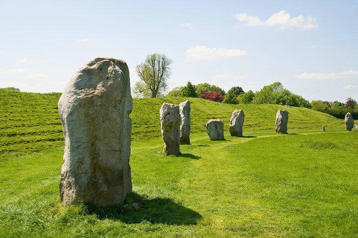 Expert Archaeologist - Private Stonehenge, Bath and Avebury Tour