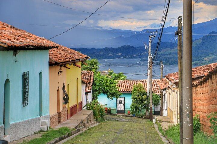 Best Private Tour: Suchitoto & Cihuatán Rum from San Salvador