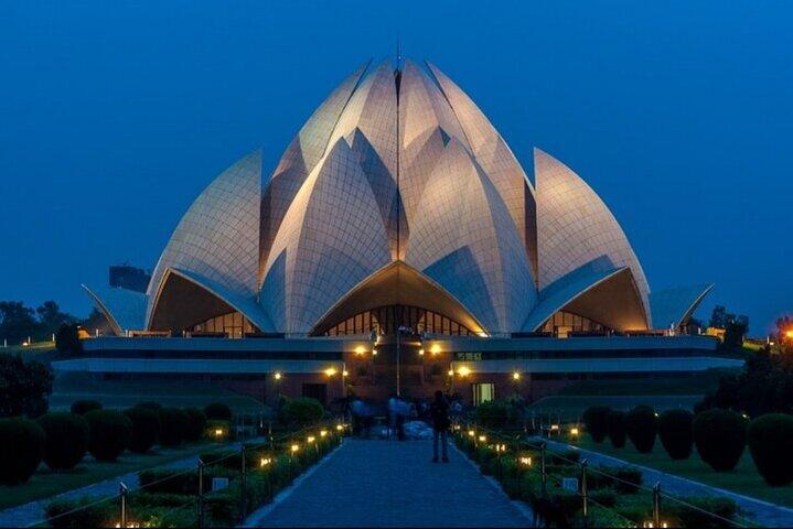 Private Full Day Old and New Delhi City Tour by Car