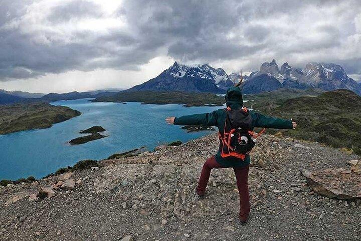 Torres del Paine Highlights Hiking Tour from Puerto Natales