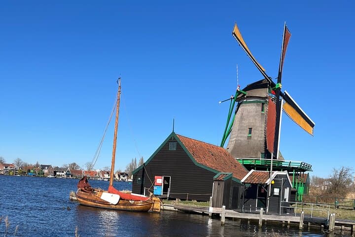 Tulips and Windmills Private Tour from Amsterdam