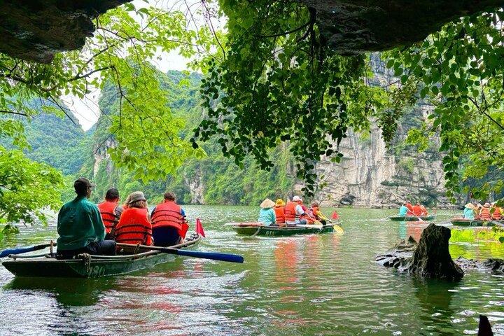 Hanoi Luxury Private Tour Mua Cave, Local family, Trang An,Hoa Lu