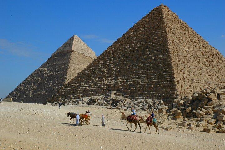Guided Tour of the Giza Pyramids and Egyptian Museum