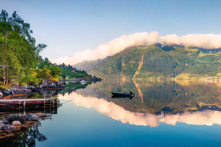 Bergen: Hardangerfjord, Waterfalls, Culture & Apple pie