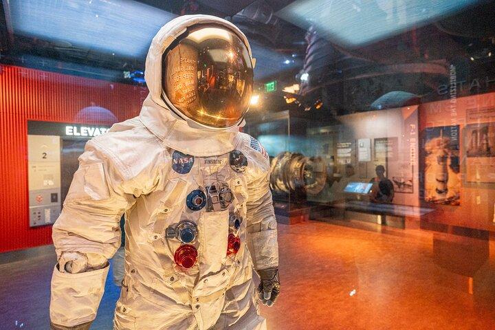 Smithsonian "Big 3" Highlights Tour (Air & Space Entry Included)